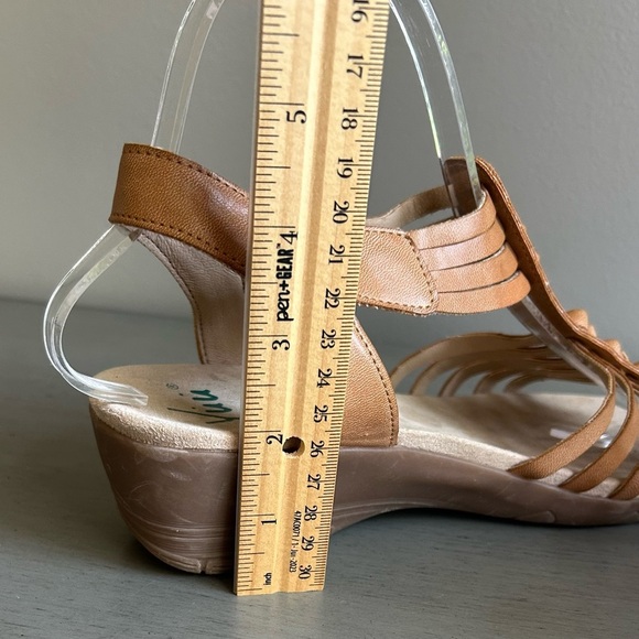 Yuu Handey Strappy Wedge Gladiator Tan Neutral Ankle Strap Sandals 7 Wide Boho - Picture 9 of 16